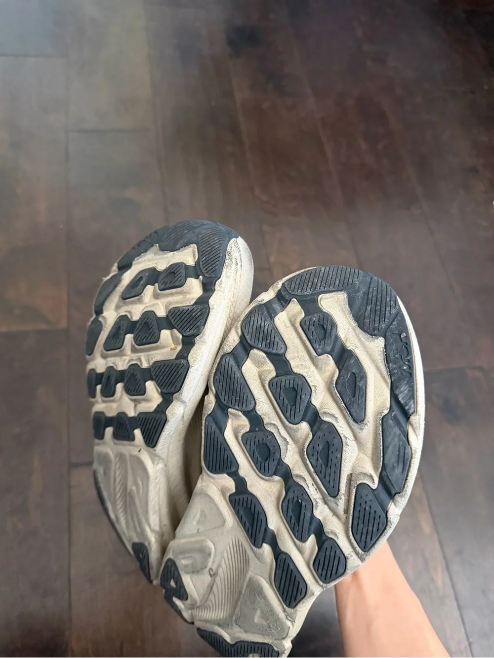 HOKA Clifton 9 cream Running Shoes - Picture 5 of 11